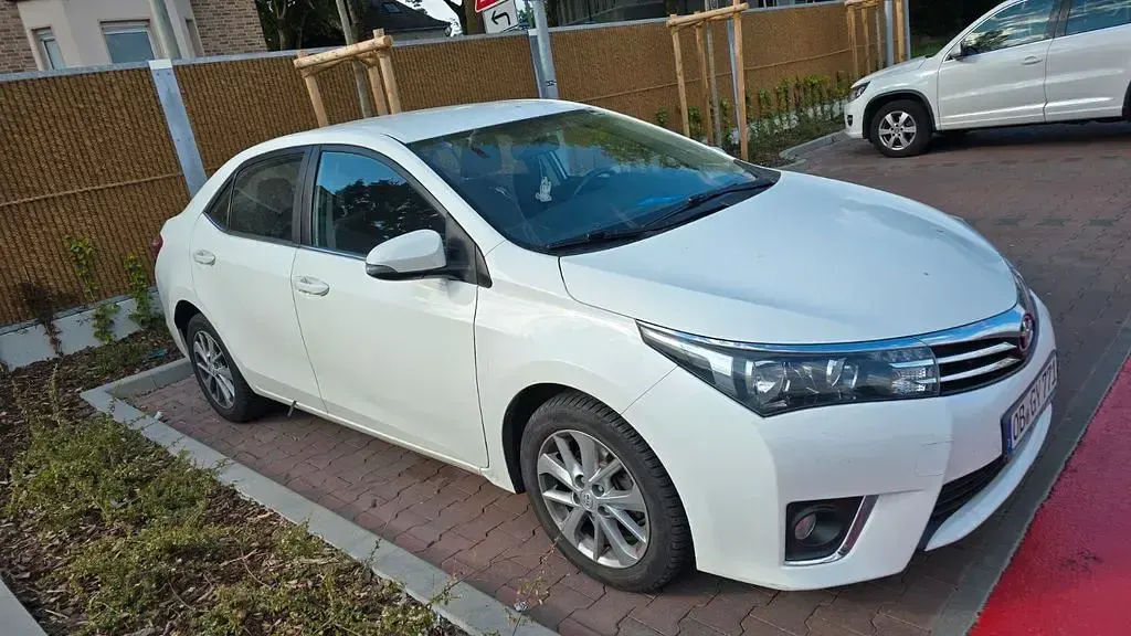 Gebraucht Toyota Corolla Multidrive S 132 PS (97 kW) 2016 Weiß Limousine