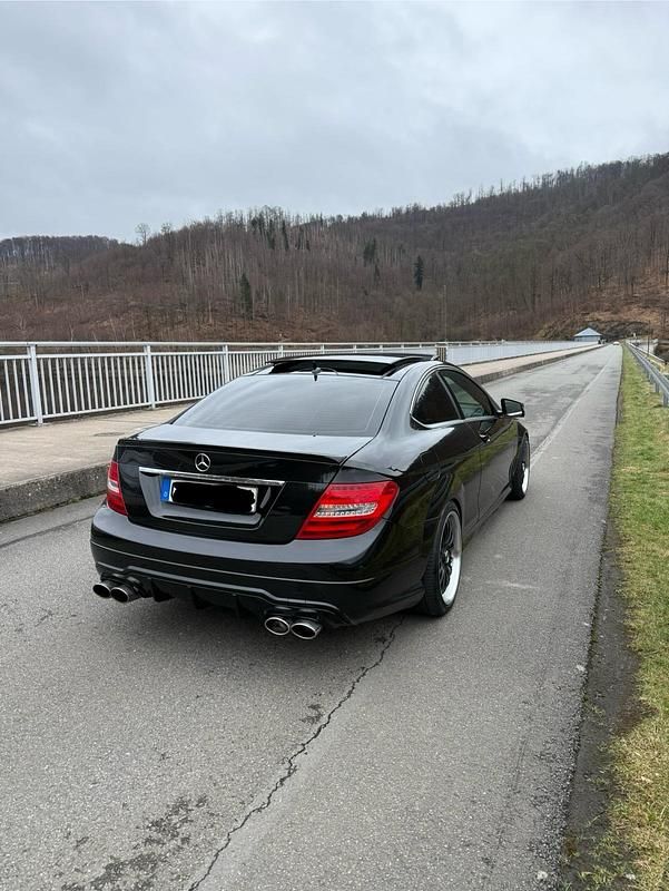 Gebraucht Mercedes C220 170 PS (125 kW) 2014 Schwarz Coupé