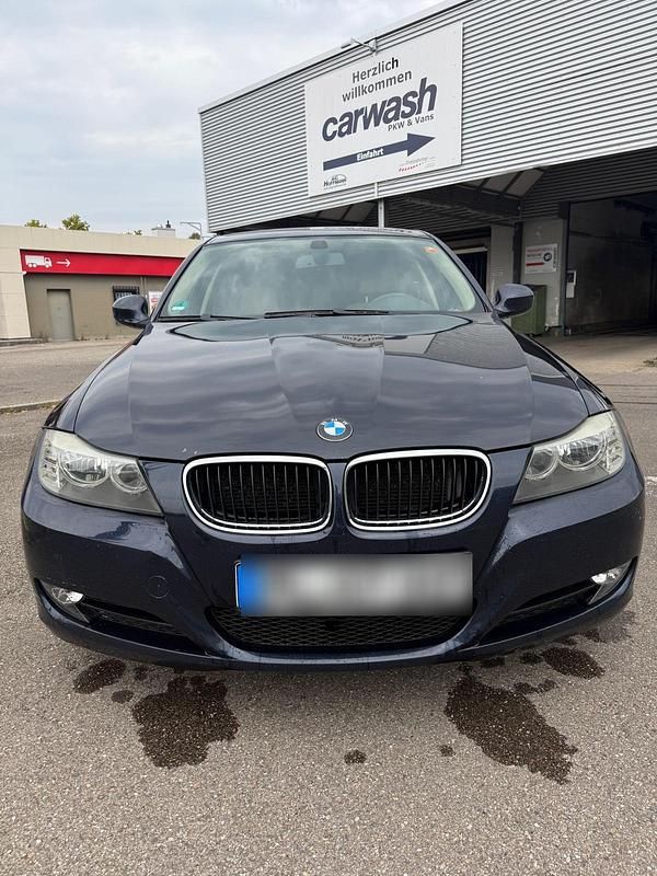 Schwarz Gebraucht 2009 BMW 320 Kombi | 3.399 € (Guter Preis) - Bild 1/4