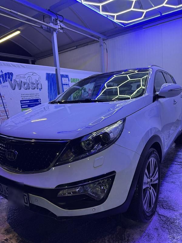 Weiß Gebraucht 2014 Kia Sportage SUV | 12.000 € (Etwas zu teuer) - Bild 1/4