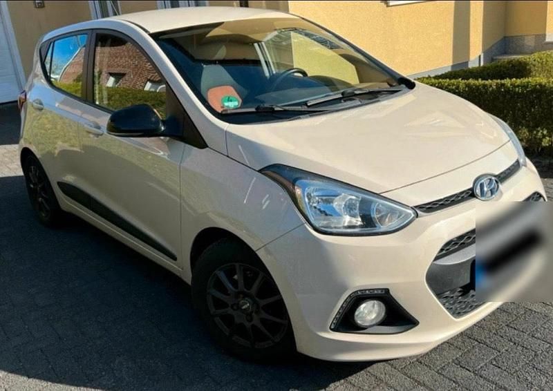 Beige Gebraucht 2014 Hyundai i10 Edition Kleinwagen | 4.500 € (Fairer Preis) - Bild 1/4