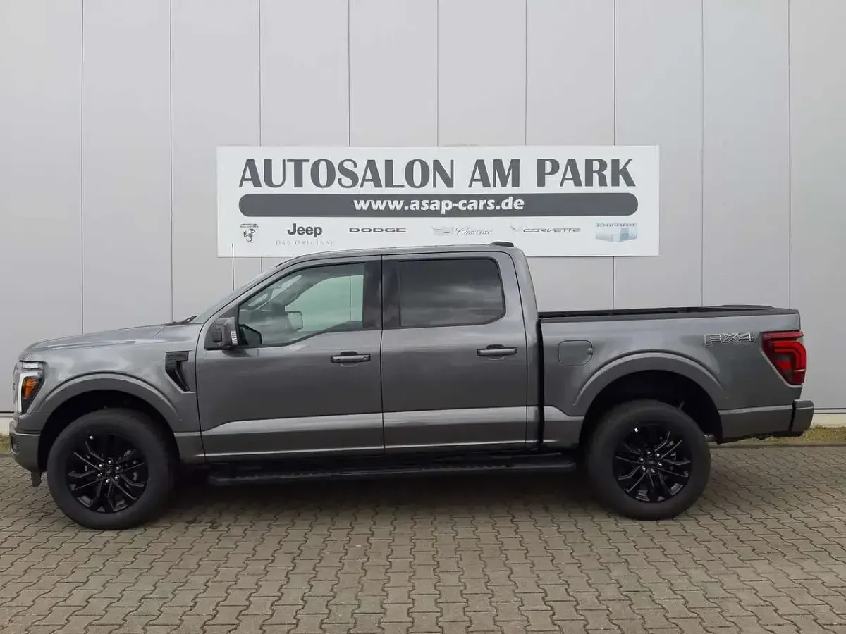 Neu Ford V8 Lariat 405 PS (297 kW) 2026 Carbonized gray metallic SUV