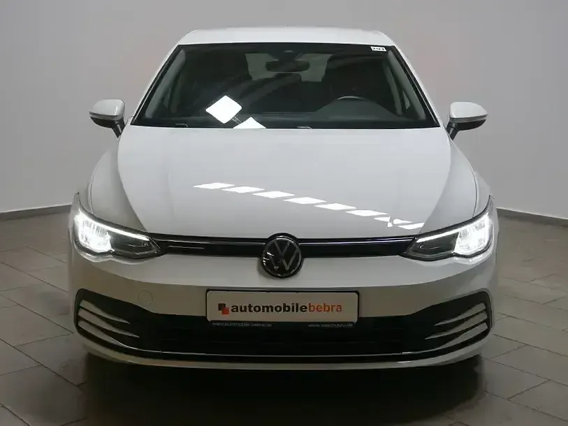 Gebraucht VW Golf VIII Active 150 PS (110 kW) 2022 Pure white Limousine