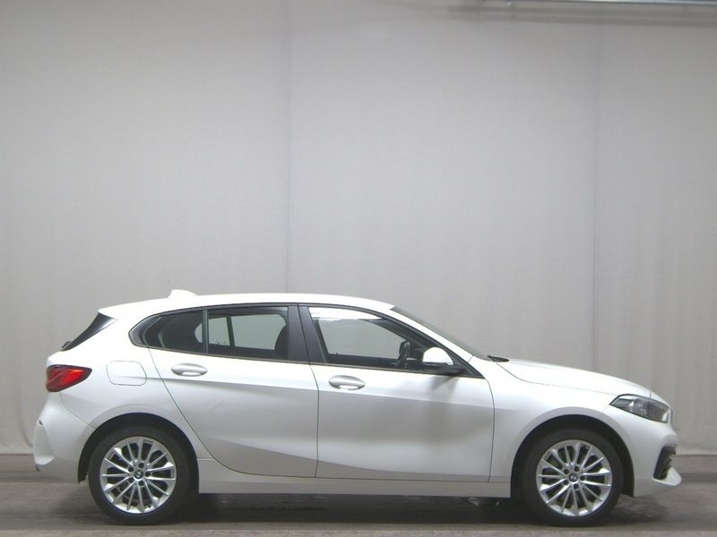 Weiss Gebraucht 2021 BMW 120 Advantage Kleinwagen | 19.780 € (Guter Preis) - Bild 1/4