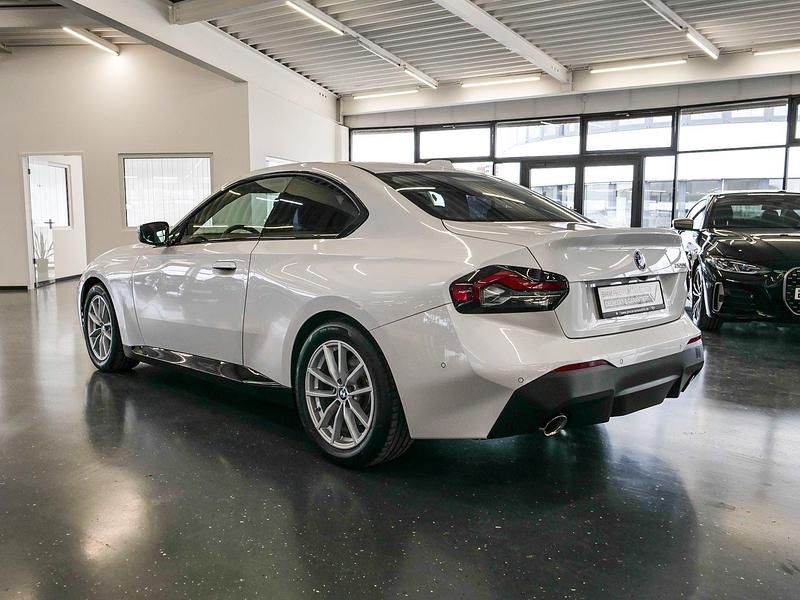 Gebraucht BMW 220 Sport Line 184 PS (135 kW) 2023 Weiß Coupé