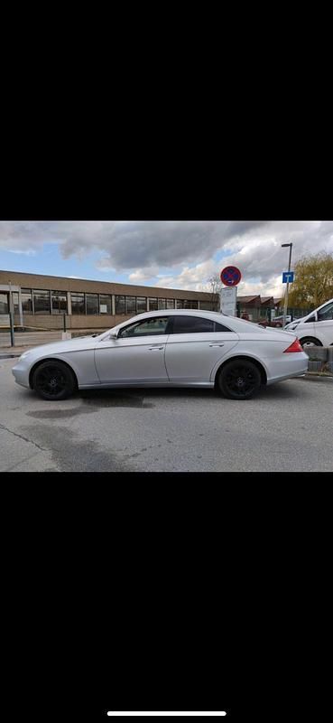 Gebraucht Mercedes CLS320 224 PS (164 kW) 2006 Silber Limousine
