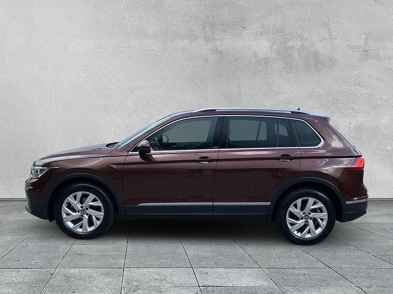 Gebraucht VW Tiguan Move 131 PS (96 kW) 2023 Braun SUV