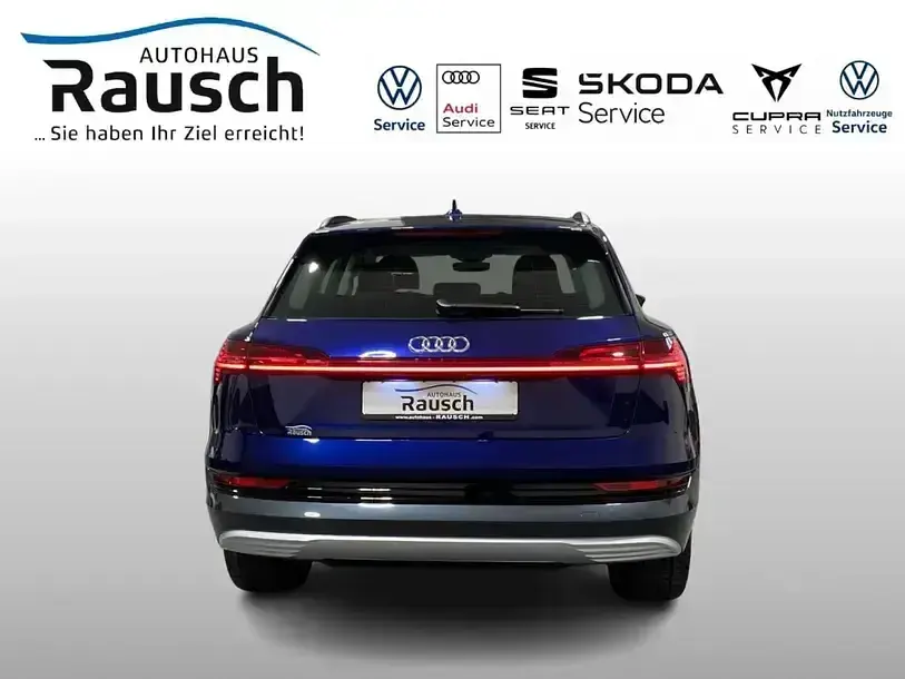 Second-hand Audi e-tron Advanced 230 kW (313 CP) 2022 Albastru SUV