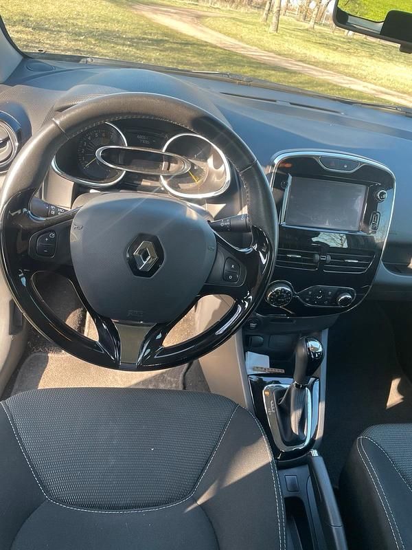 Gebraucht Renault Clio IV 120 PS (88 kW) 2014 Schwarz Limousine