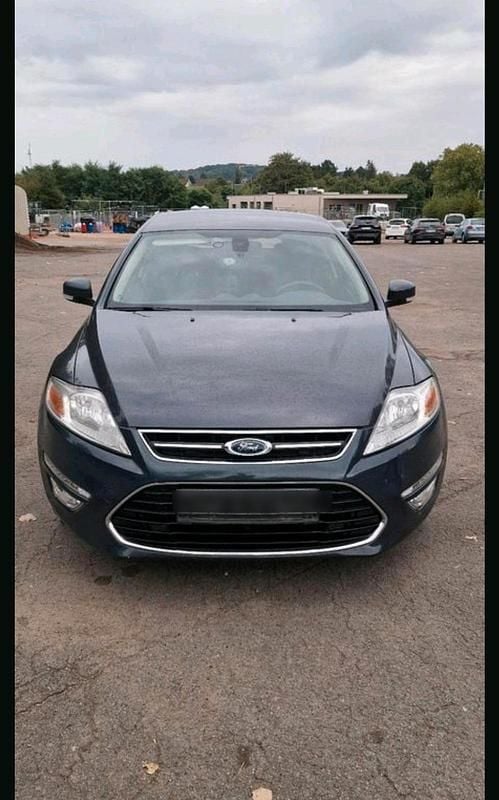Blau Gebraucht 2012 Ford Mondeo Limousine | 7.500 € - Bild 1/4