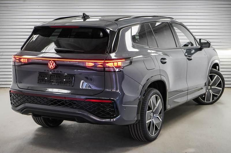 Neu VW Tayron R-line 193 PS (141 kW) 2025 Delfingrau metallic (b0) SUV