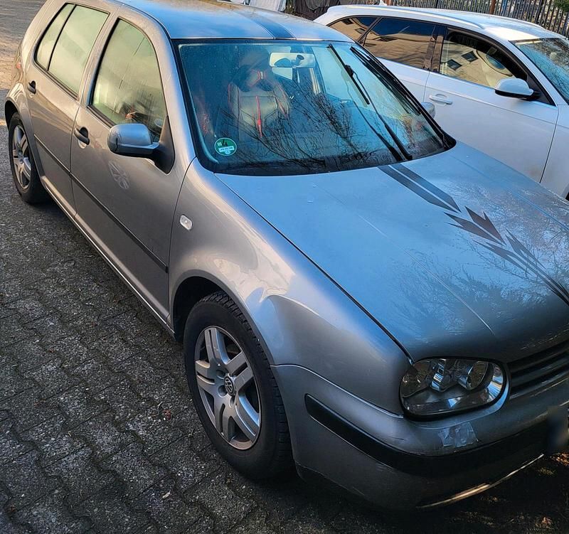 Gebraucht VW Golf IV 102 PS (75 kW) 2002 Silber Kleinwagen
