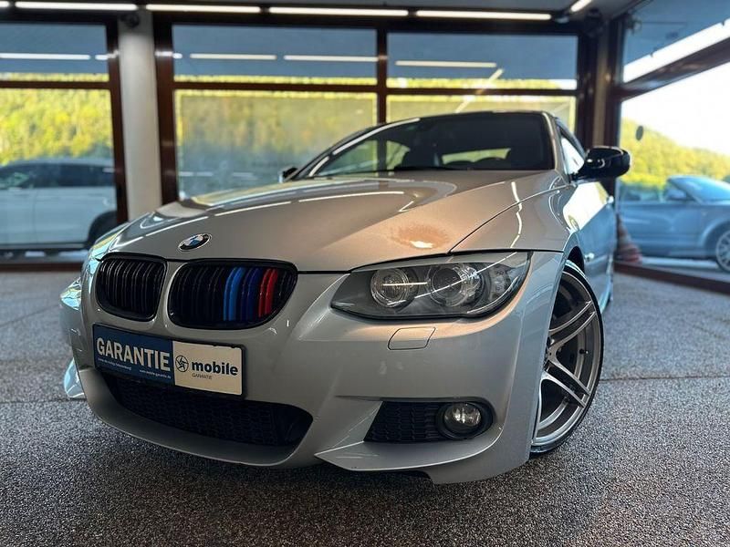 Silber Gebraucht 2012 BMW 325 Cabriolet M Sport Cabrio | 15.949 € (Teuer) - Bild 1/4