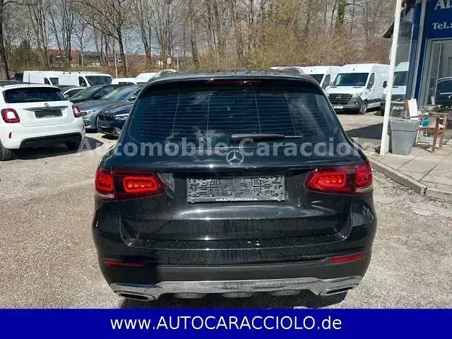 Gebraucht Mercedes GLC220 AMG 194 PS (142 kW) 2021 Schwarz Limousine