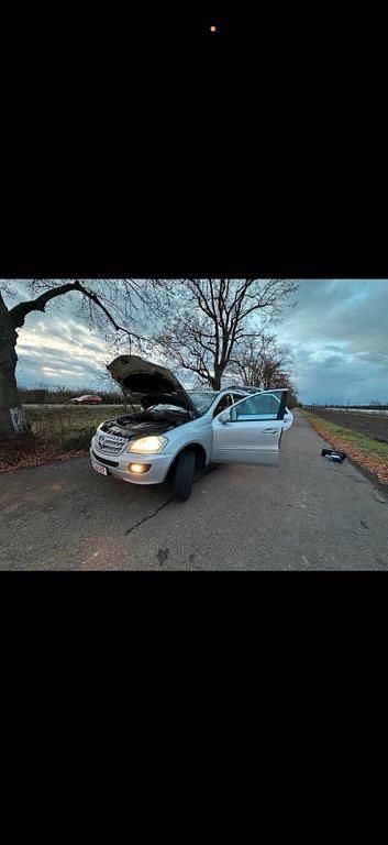 Gebraucht Mercedes ML320 224 PS (164 kW) 2006 Grau SUV