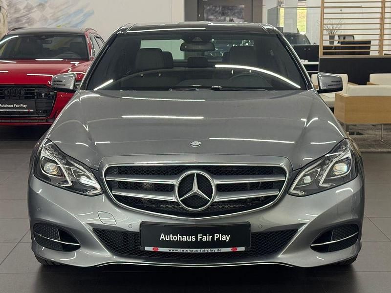 Gebraucht Mercedes E200 Avantgarde 136 PS (100 kW) 2015 Silber Limousine