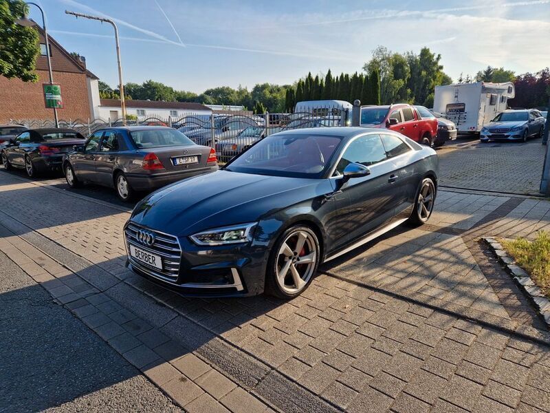 Manhattangrau metallic (metallic) Gebraucht 2018 Audi S5 Ambiente Coupé | 32.890 € (Fairer Preis) - Bild 1/4