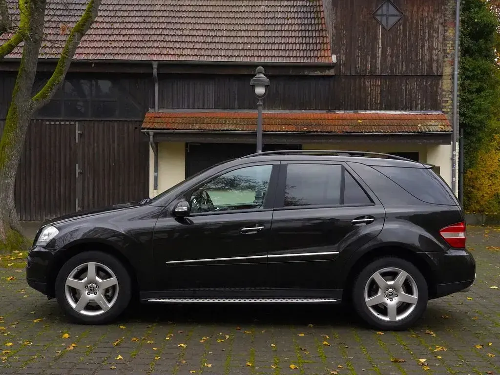Gebraucht Mercedes ML500 AMG 306 PS (225 kW) 2007 Braun SUV