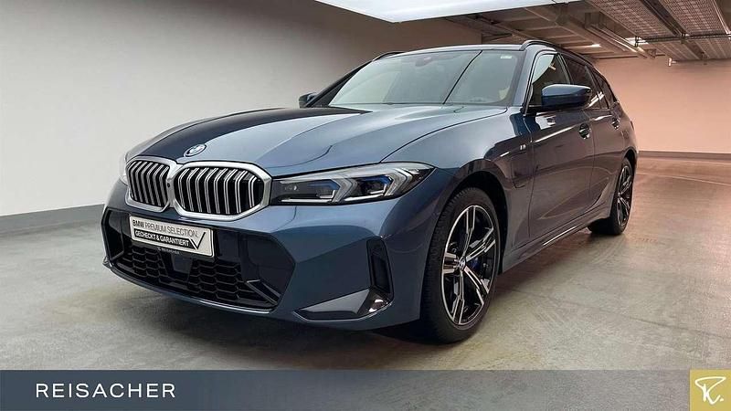Arctic race blue metallic Gebraucht 2025 BMW 330e Shadowline Kombi | 51.749 € (Fairer Preis) - Bild 1/4