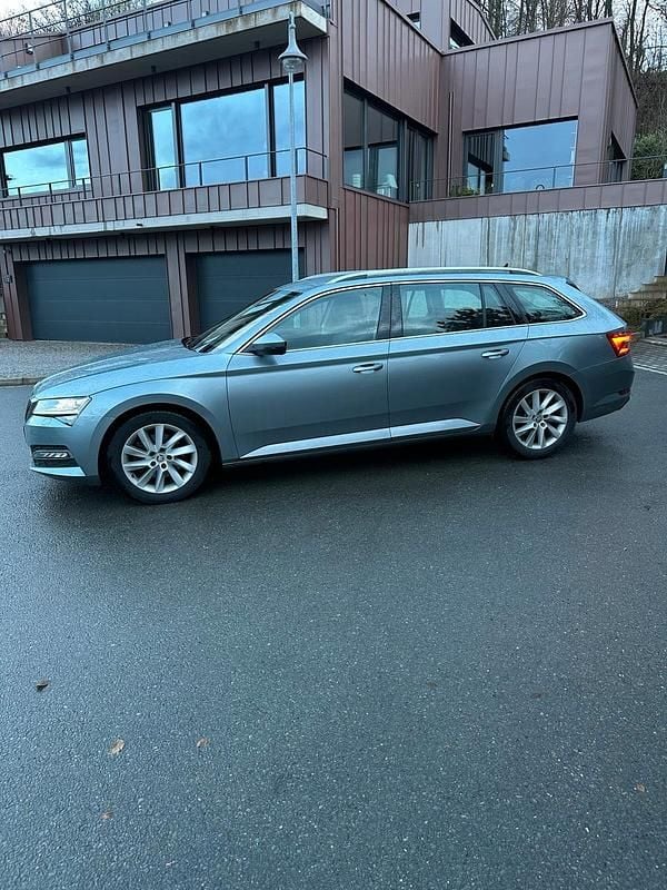 Gebraucht Skoda Superb Style 190 PS (139 kW) 2020 Silber Kombi