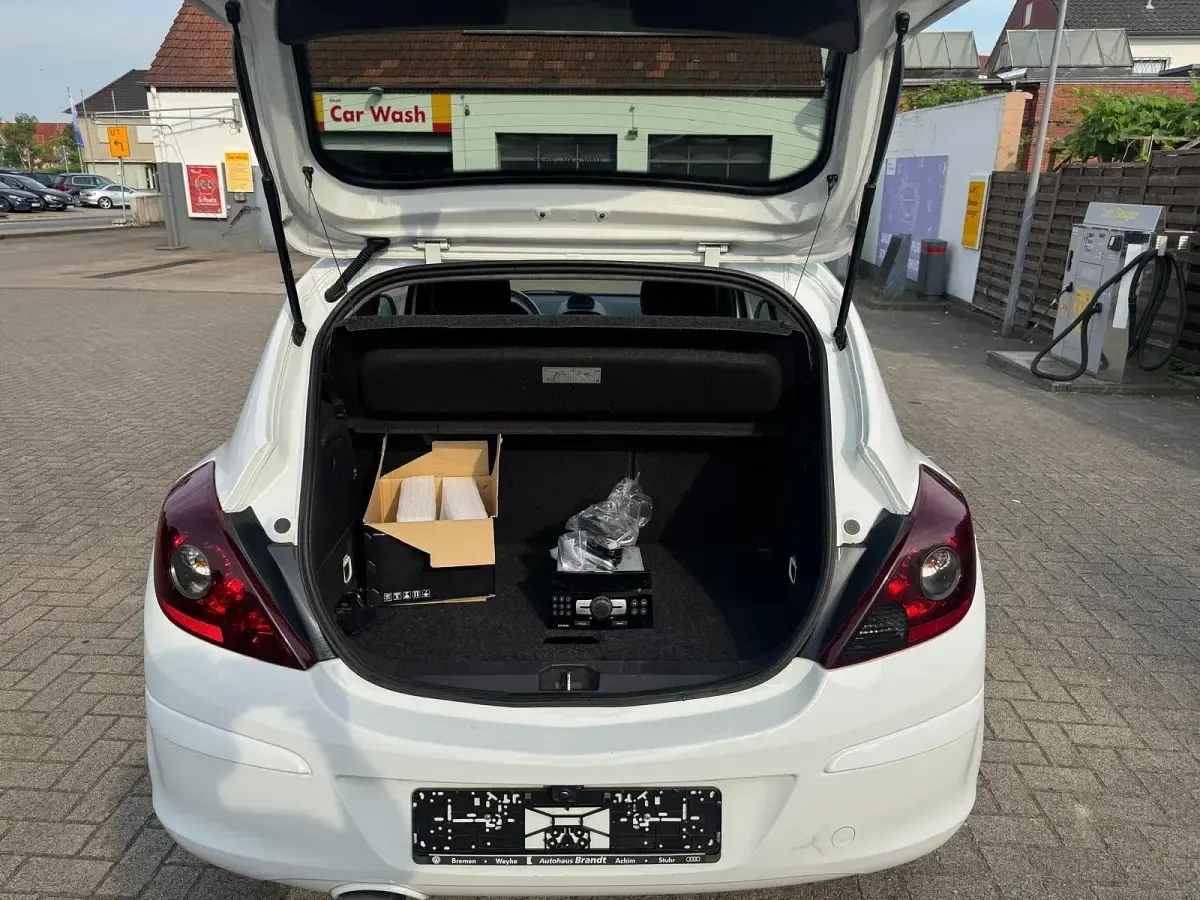 Gebraucht Opel Corsa 87 PS (63 kW) 2010 Weiß Kleinwagen