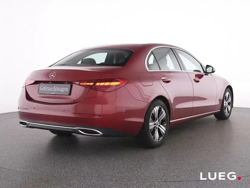 Gebraucht Mercedes C180 Avantgarde 170 PS (125 kW) 2022 Rot Limousine