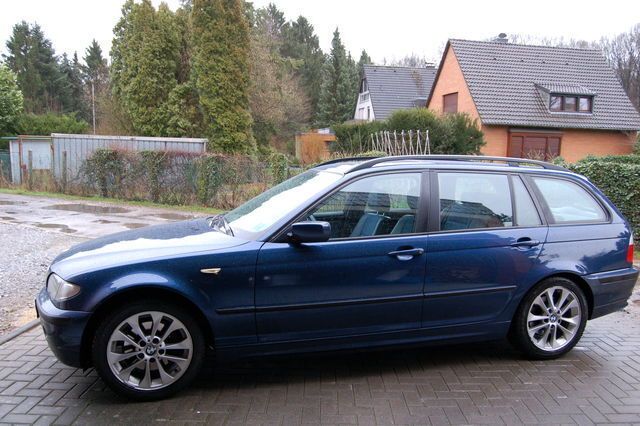 Blau Gebraucht 2003 BMW 320 Kombi | 2.200 € (Guter Preis) - Bild 1/4