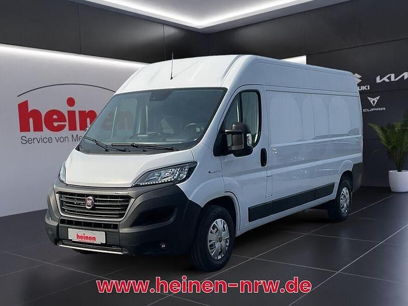 Weiss Gebraucht 2021 Fiat Ducato Van | 27.939 € - Bild 1/4