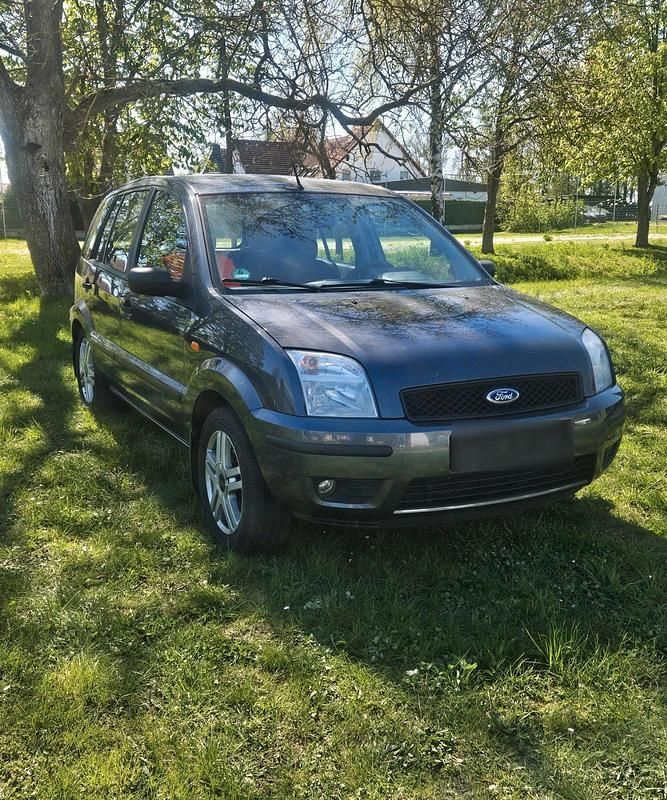 Second-hand Ford Fusion 2002 Hatchback