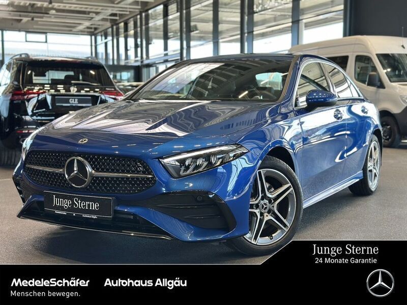lack spektralblau Gebraucht 2023 Mercedes A250 AMG Limousine | 31.820 € (Fairer Preis) - Bild 1/4