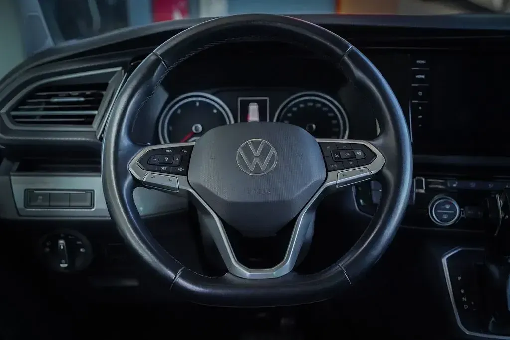 Gebraucht VW Multivan 204 PS (150 kW) 2021 Schwarz Van / Kleinbus
