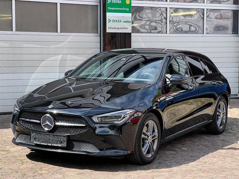 Nachtschwarz unilack Gebraucht 2020 Mercedes CLA200 Shooting Brake Kombi | 24.900 € (Etwas zu teuer) - Bild 1/4