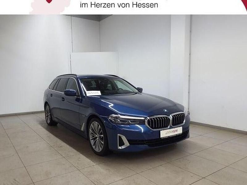 Gebraucht BMW 530e Luxury Line 184 PS (135 kW) 2022 Phytonicblau metallic Kombi