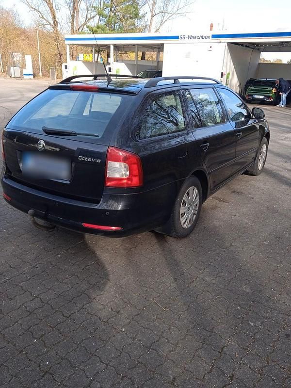 Gebraucht Skoda Octavia Ambiente 102 PS (75 kW) 2009 Schwarz Kombi