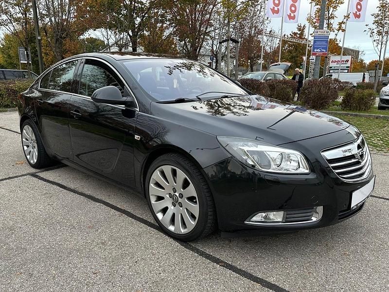 Gebraucht Opel Insignia 190 PS (139 kW) 2013 Schwarz Limousine