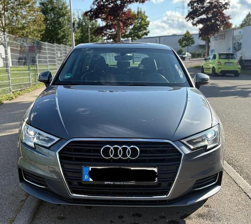 Grau Gebraucht 2016 Audi A3 Sportback Design Limousine | 16.900 € (Fairer Preis) - Bild 1/4