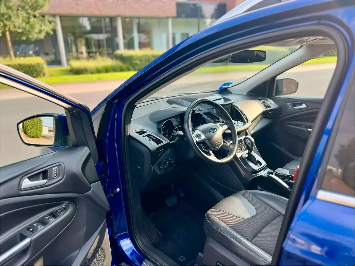 Gebraucht Ford Kuga ST-Line 180 PS (132 kW) 2016 Blau SUV