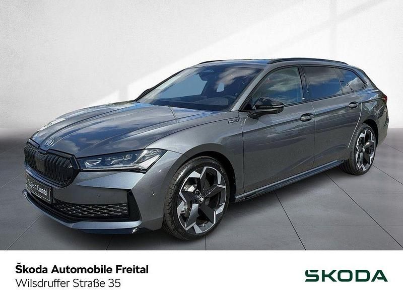 Graphitegrau metallic Neu 2025 Skoda Superb SportLine Kombi | 52.950 € (Guter Preis) - Bild 1/4