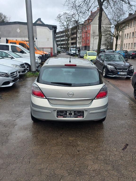 Gebraucht Opel Astra Catch Me 120 PS (88 kW) 2008 Grau Limousine