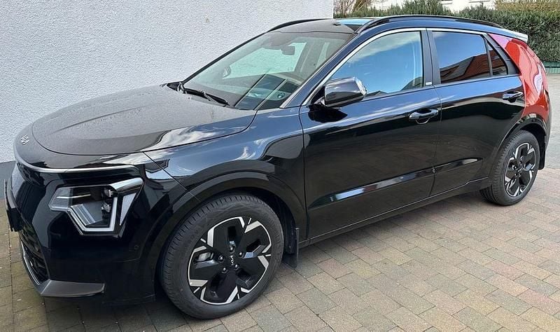 Schwarz Gebraucht 2023 Kia e-Niro 3 SUV | 28.900 € (Superpreis) - Bild 1/4