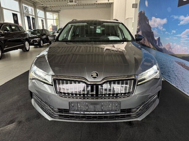 Gebraucht Skoda Superb Ambition 218 PS (160 kW) 2023 Grau Kombi