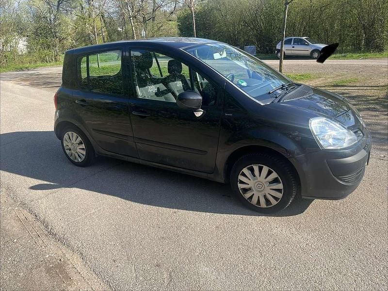 Usata Renault Modus 75 CV (55 kW) 2011 Nero Monovolume