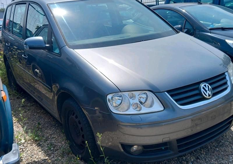 Grau Gebraucht 2005 VW Touran Van / Kleinbus | 999 € (Superpreis) - Bild 1/4