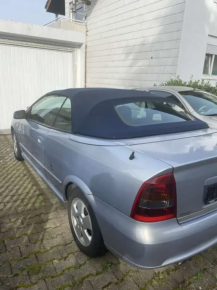 Gebraucht Opel Astra 125 PS (91 kW) 2003 Silber Cabrio