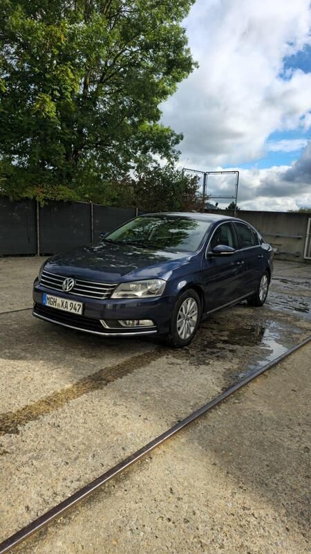 Blau Gebraucht 2011 VW Passat Limousine | 5.500 € (Superpreis) - Bild 1/4
