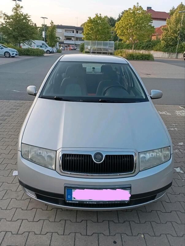 Silber Gebraucht 2000 Skoda Fabia Kleinwagen | 950 € (Fairer Preis) - Bild 1/4