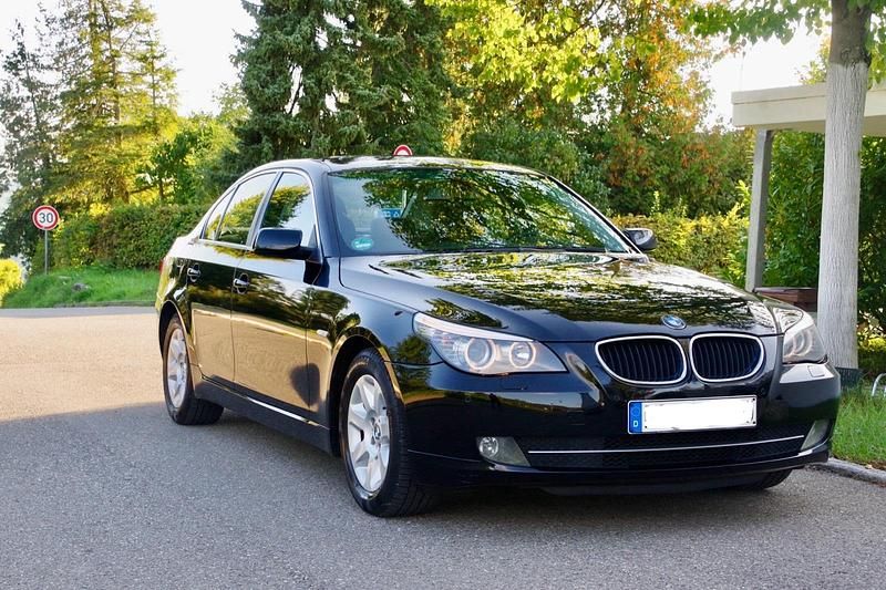 Schwarz Gebraucht 2009 BMW 520 Limousine | 6.400 € (Fairer Preis) - Bild 1/4