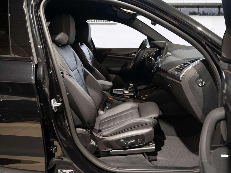Neu BMW X4 340 PS (250 kW) 2025 Saphirschwarz metallic SUV