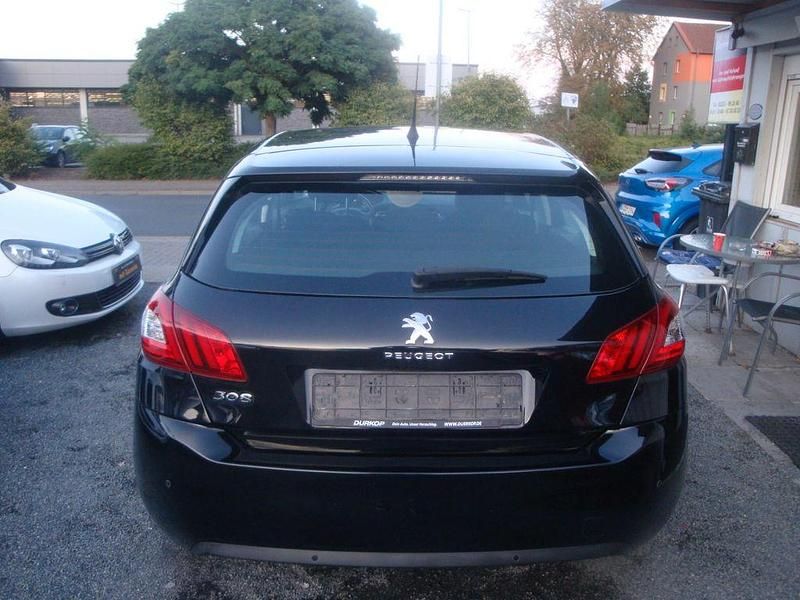 Gebraucht Peugeot 308 Access 125 PS (91 kW) 2014 Schwarz Limousine