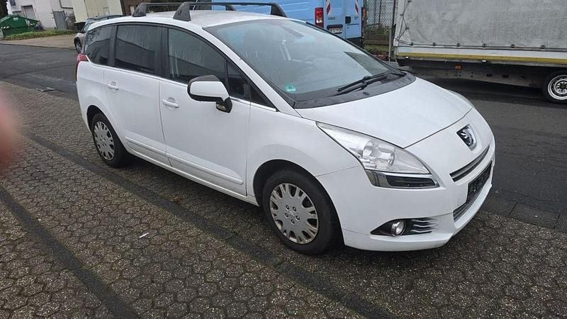 Gebraucht Peugeot 5008 156 PS (114 kW) 2012 Weiß Van / Kleinbus